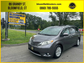 Used 2013 Toyota Sienna XLE image 1