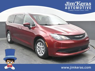 Used 2022 Chrysler Voyager LX image 1