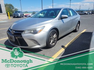 Used 2016 Toyota Camry SE image 1
