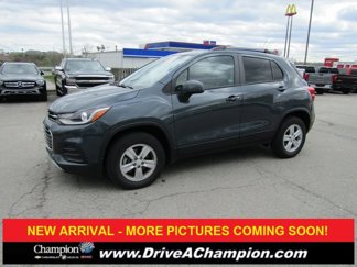 Used 2022 Chevrolet Trax LT w/ LT Convenience Package image 1