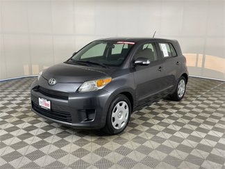 Used 2010 Scion xD image 1