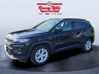 Used 2024 Jeep Compass Latitude image 1