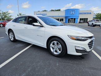 Used 2024 Chevrolet Malibu LT image 1