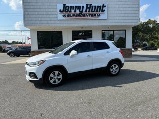 Used 2020 Chevrolet Trax LT w/ LT Convenience Package image 1