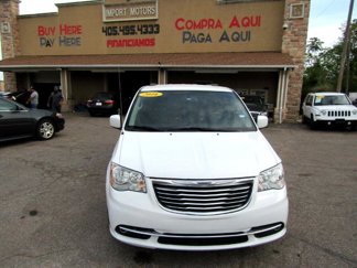 Used 2016 Chrysler Town & Country Touring image 1