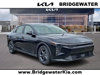 New 2025 Kia K4 LXS image 1