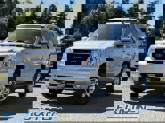 Used 2014 GMC Yukon SLT image 1