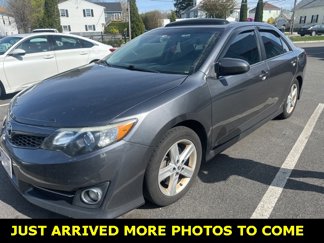Used 2014 Toyota Camry SE image 1