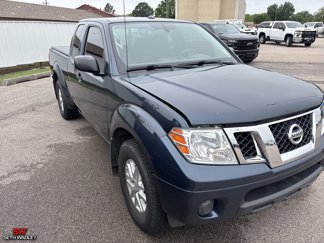 Used 2017 Nissan Frontier SV image 1