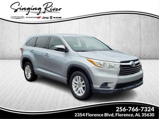Used 2016 Toyota Highlander LE image 1