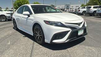 Used 2023 Toyota Camry SE image 1
