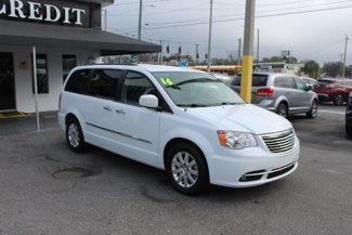 Used 2016 Chrysler Town & Country Touring w/ Driver Convenience Group image 1