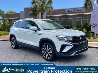 Used 2024 Volkswagen Taos SE image 1