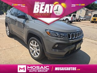 Used 2023 Jeep Compass Latitude image 1