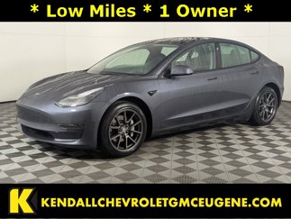 Used 2022 Tesla Model 3 Standard Range image 1