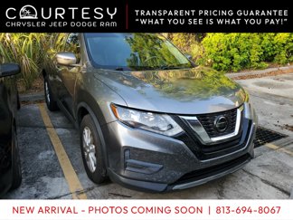 Used 2020 Nissan Rogue SV image 1