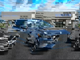Certified 2022 Volvo XC60 B5 Momentum w/ Advanced Package image 1
