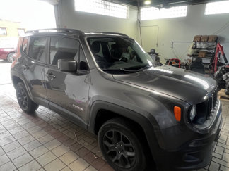 Used 2016 Jeep Renegade Latitude image 1