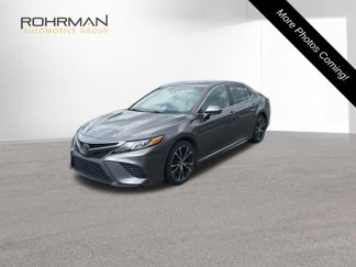 Used 2018 Toyota Camry LE image 1