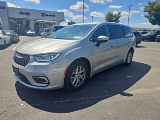 Used 2023 Chrysler Pacifica Touring-L image 1