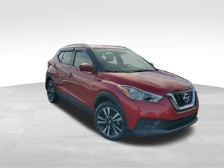 Used 2019 Nissan Kicks SV image 1