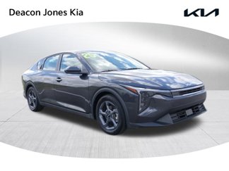 Used 2025 Kia K4 LXS image 1