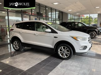 Used 2017 Ford Escape SE image 1
