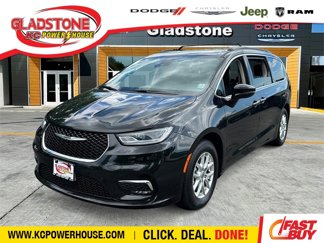 Used 2022 Chrysler Pacifica Touring-L image 1