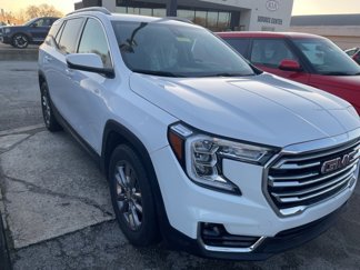 Used 2024 GMC Terrain SLT image 1