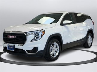 Used 2024 GMC Terrain SLE image 1