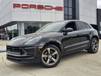 Certified 2024 Porsche Macan image 1