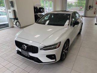 Certified 2025 Volvo S60 B5 Core image 1