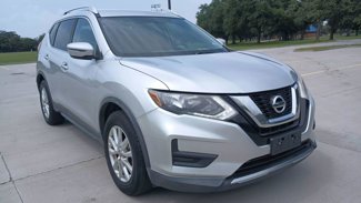 Used 2017 Nissan Rogue SV image 1