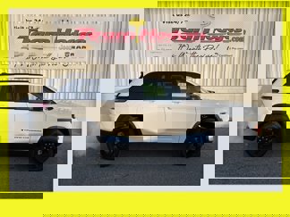New 2025 Jeep Grand Cherokee Altitude image 1