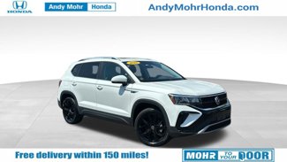 Used 2022 Volkswagen Taos SE w/ Panoramic Sunroof Package image 1