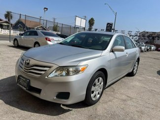 Used 2011 Toyota Camry LE image 1