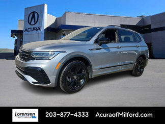 Used 2023 Volkswagen Tiguan SE R-Line image 1