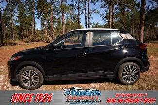 Used 2021 Nissan Kicks SV image 1
