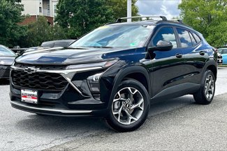 Used 2024 Chevrolet Trax LT w/ Sunroof Package image 1