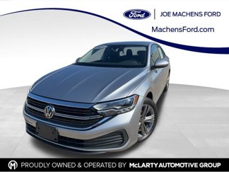 Used 2024 Volkswagen Jetta SE image 1