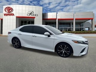 Used 2019 Toyota Camry SE image 1