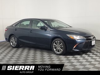 Used 2017 Toyota Camry SE image 1