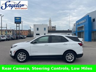 Used 2022 Chevrolet Equinox LS w/ LS Convenience Package image 1