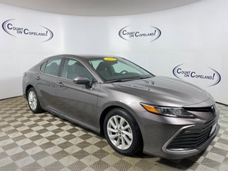 Used 2022 Toyota Camry LE image 1
