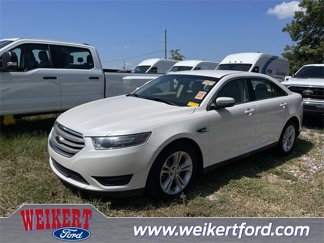 Used 2018 Ford Taurus SEL w/ Equipment Group 201A image 1