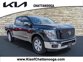 Used 2019 Nissan Titan SV image 1