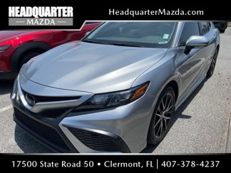 Used 2022 Toyota Camry SE image 1