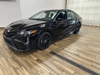 Used 2022 Toyota Camry SE image 1