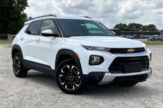 Used 2022 Chevrolet TrailBlazer LT image 1