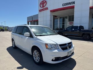 Used 2018 Dodge Grand Caravan SXT image 1